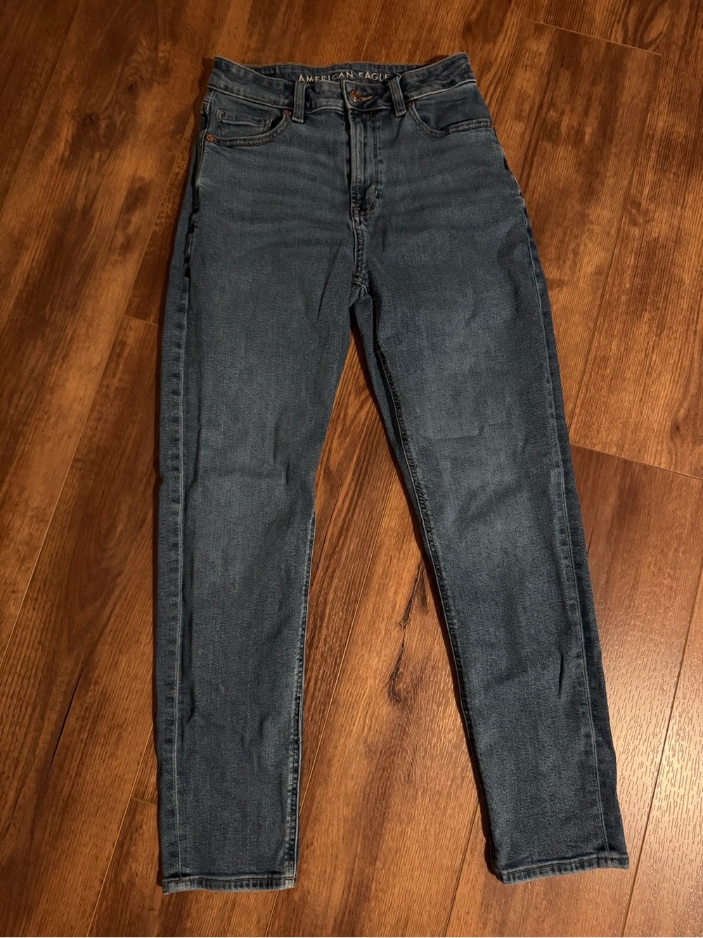 American Eagle Mom Jeans High-Rise Medium Blue 2R
